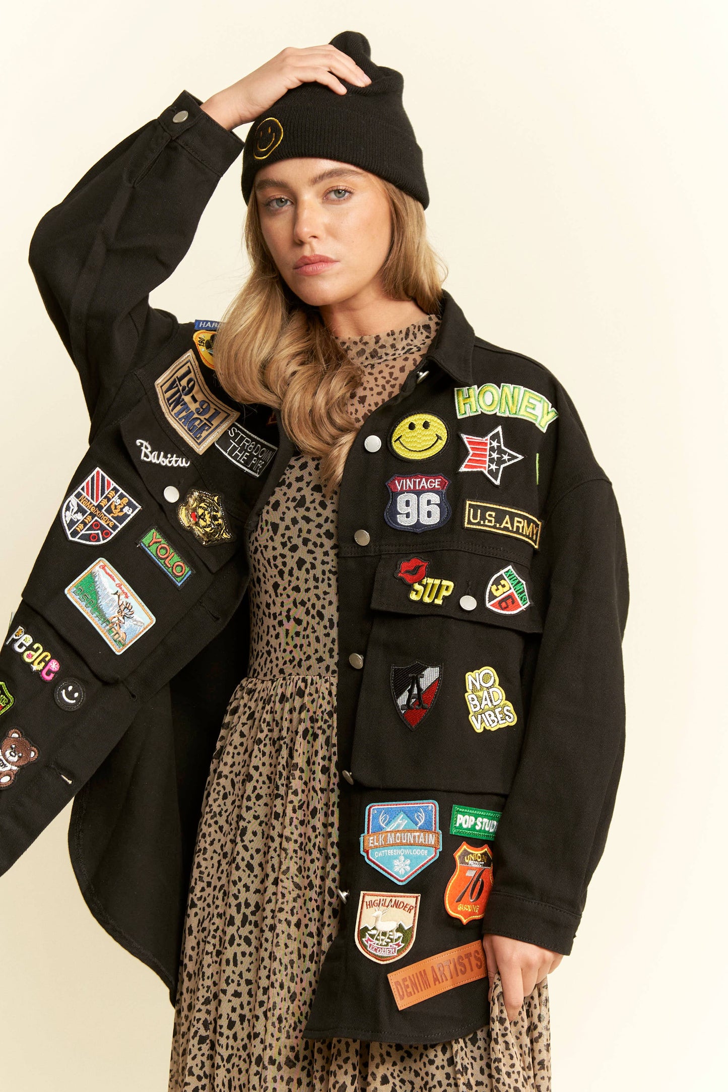 MULTI PATCH OVERSIZE JACKET KRT1720: Black / 1X