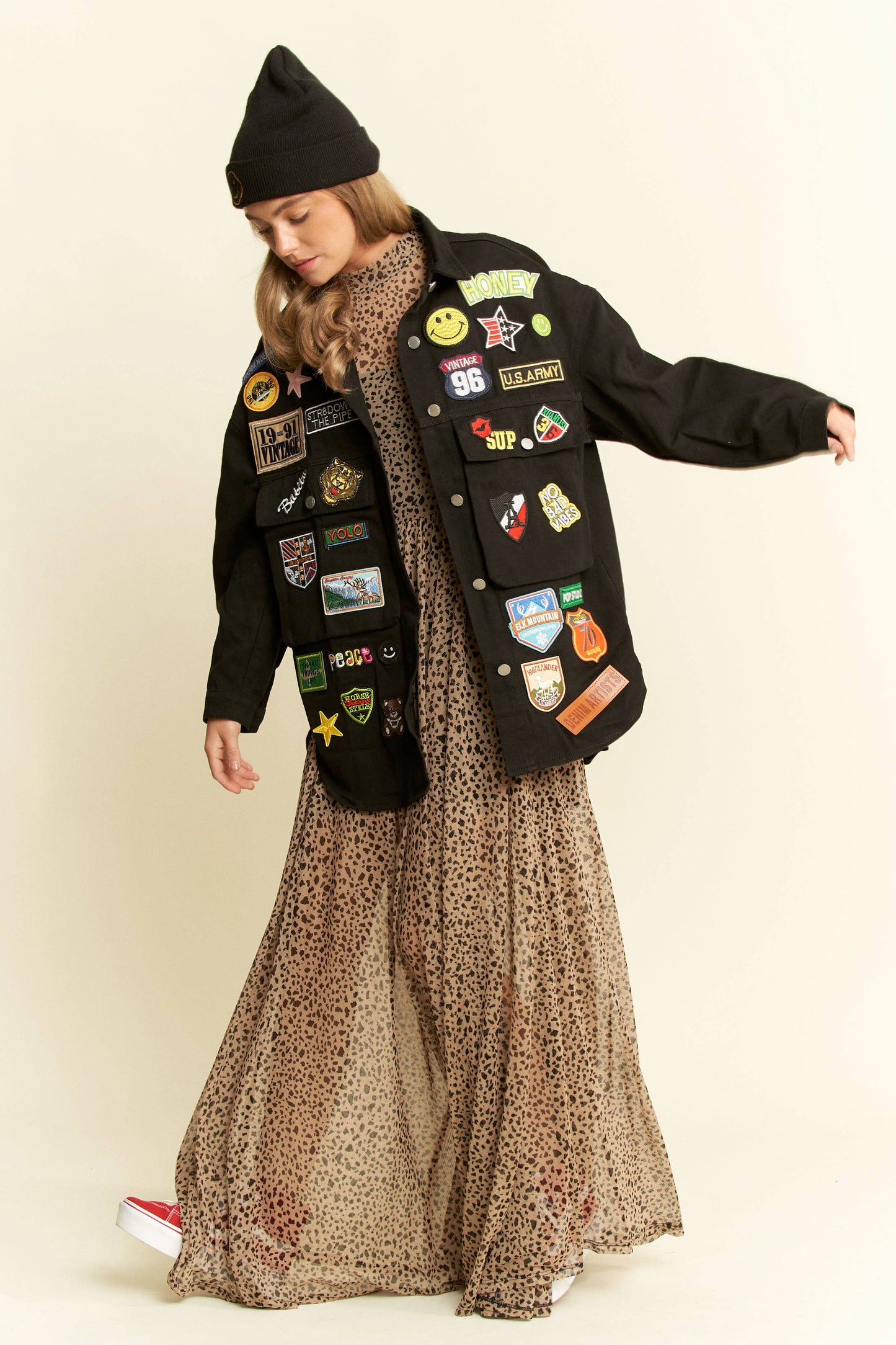 MULTI PATCH OVERSIZE JACKET KRT1720: Black / 1X
