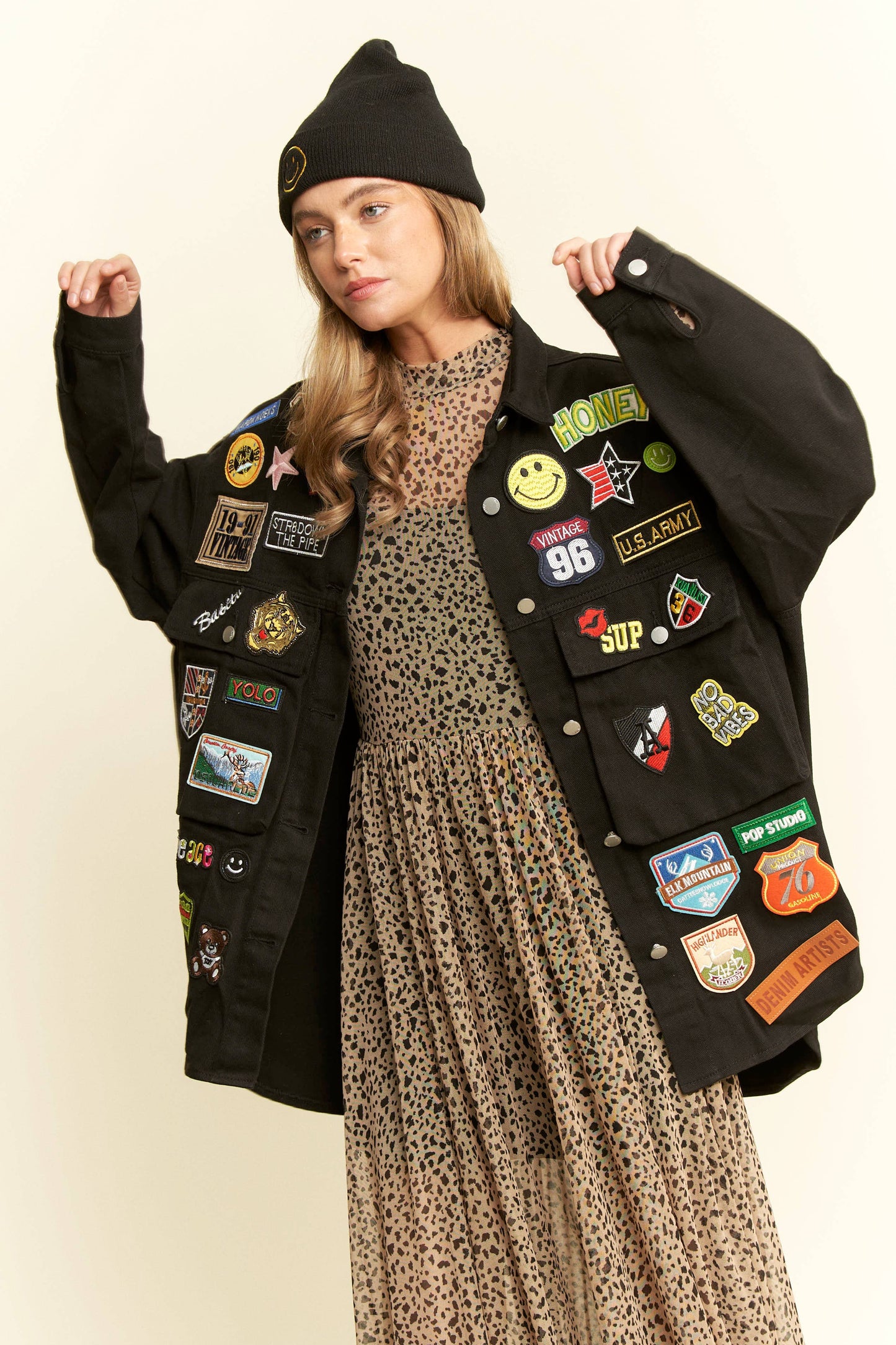 MULTI PATCH OVERSIZE JACKET KRT1720: Black / 1X